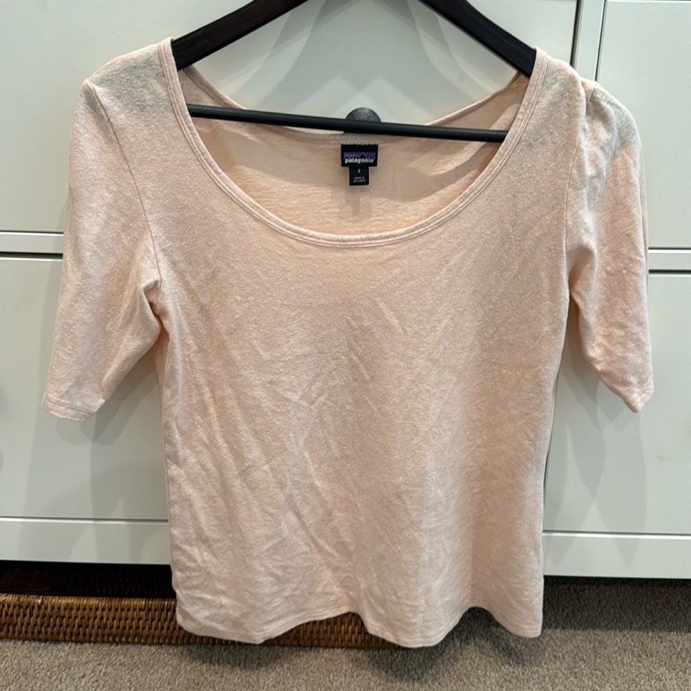 Patagonia women’s shirt size small